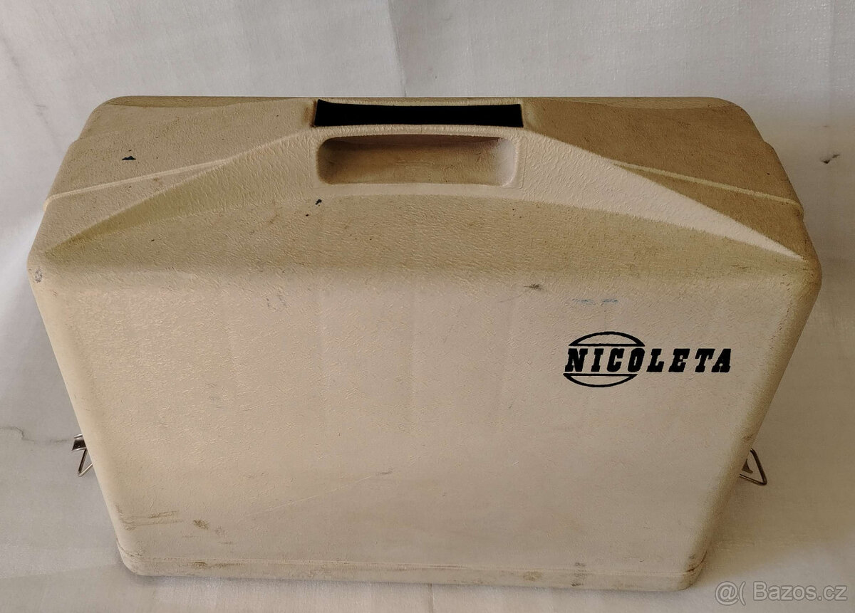 šicí stroj značky Nicoleta - 4