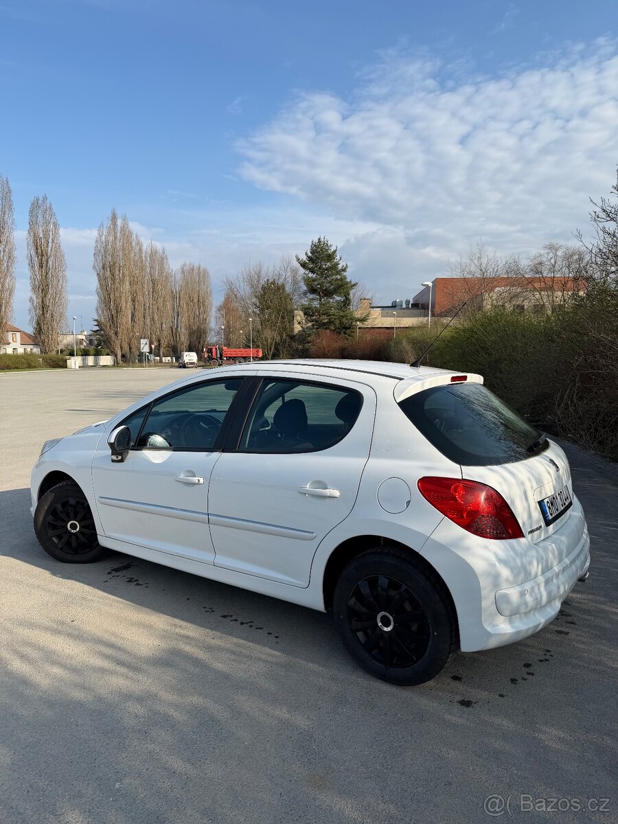 Peugeot 207, 1.6 68kw, rok 2011 - 4