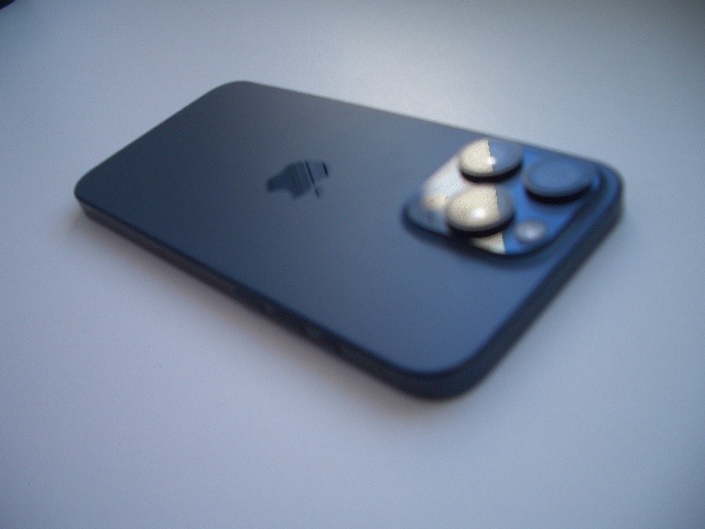 APPLE IPHONE 15 pro 256GB - 4