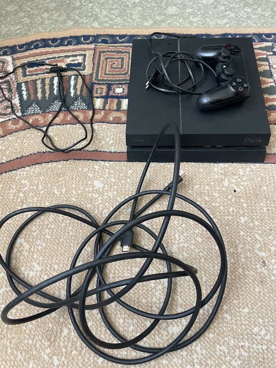 PlayStation 4 1TB - 4