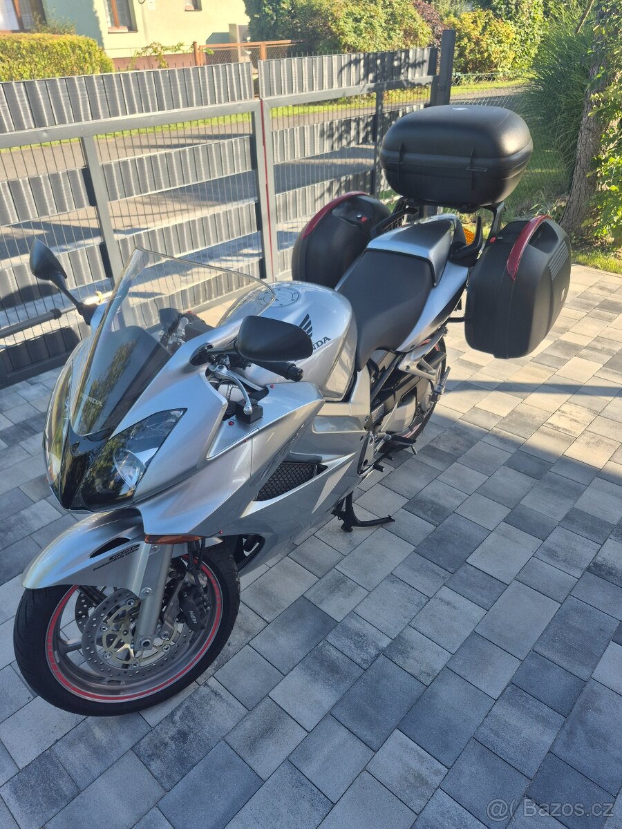 Honda VFR 800V-Tec - 4