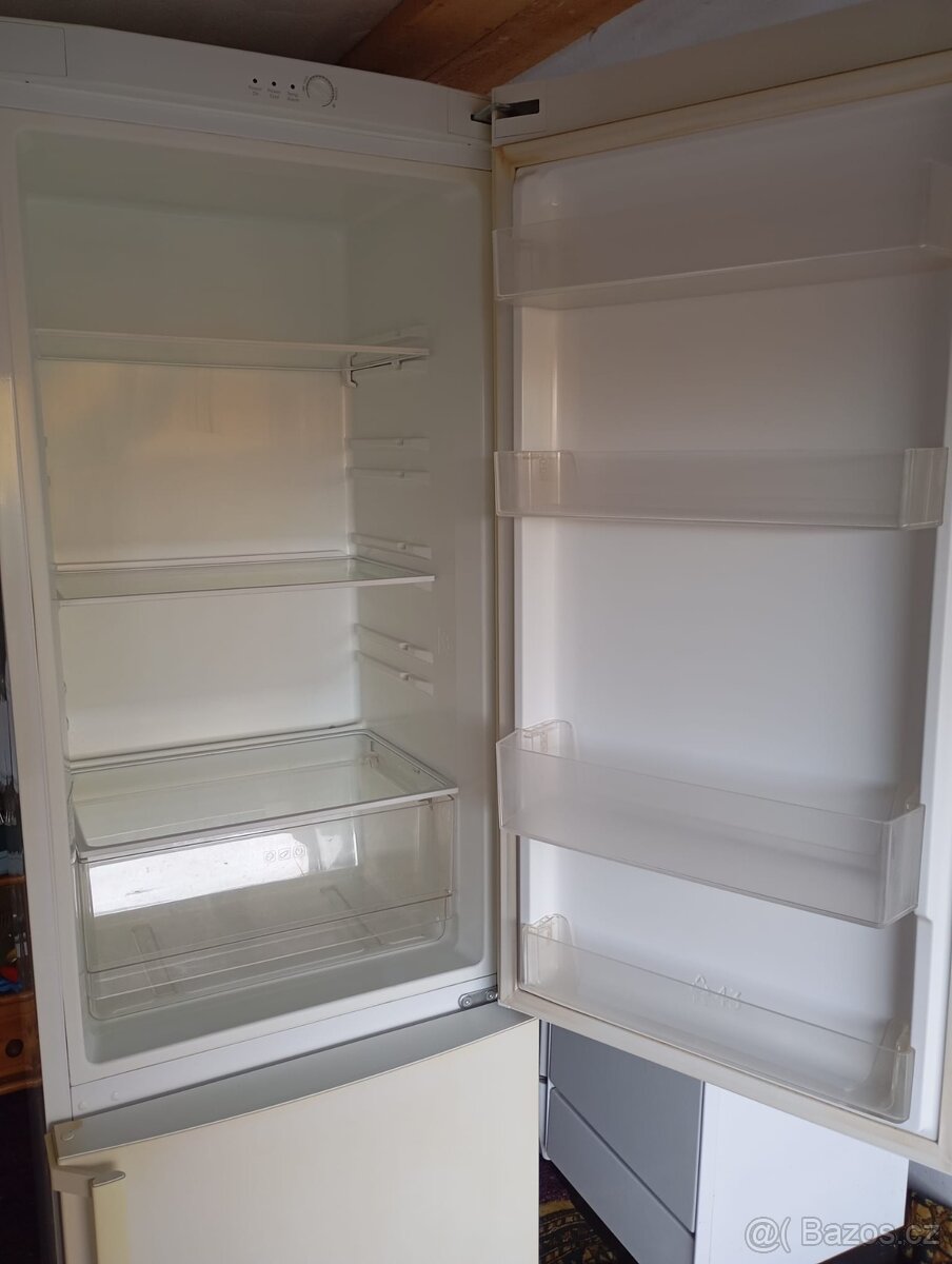 🧊 Samsung– kombinovaná lednice, 332 l, statické - 4