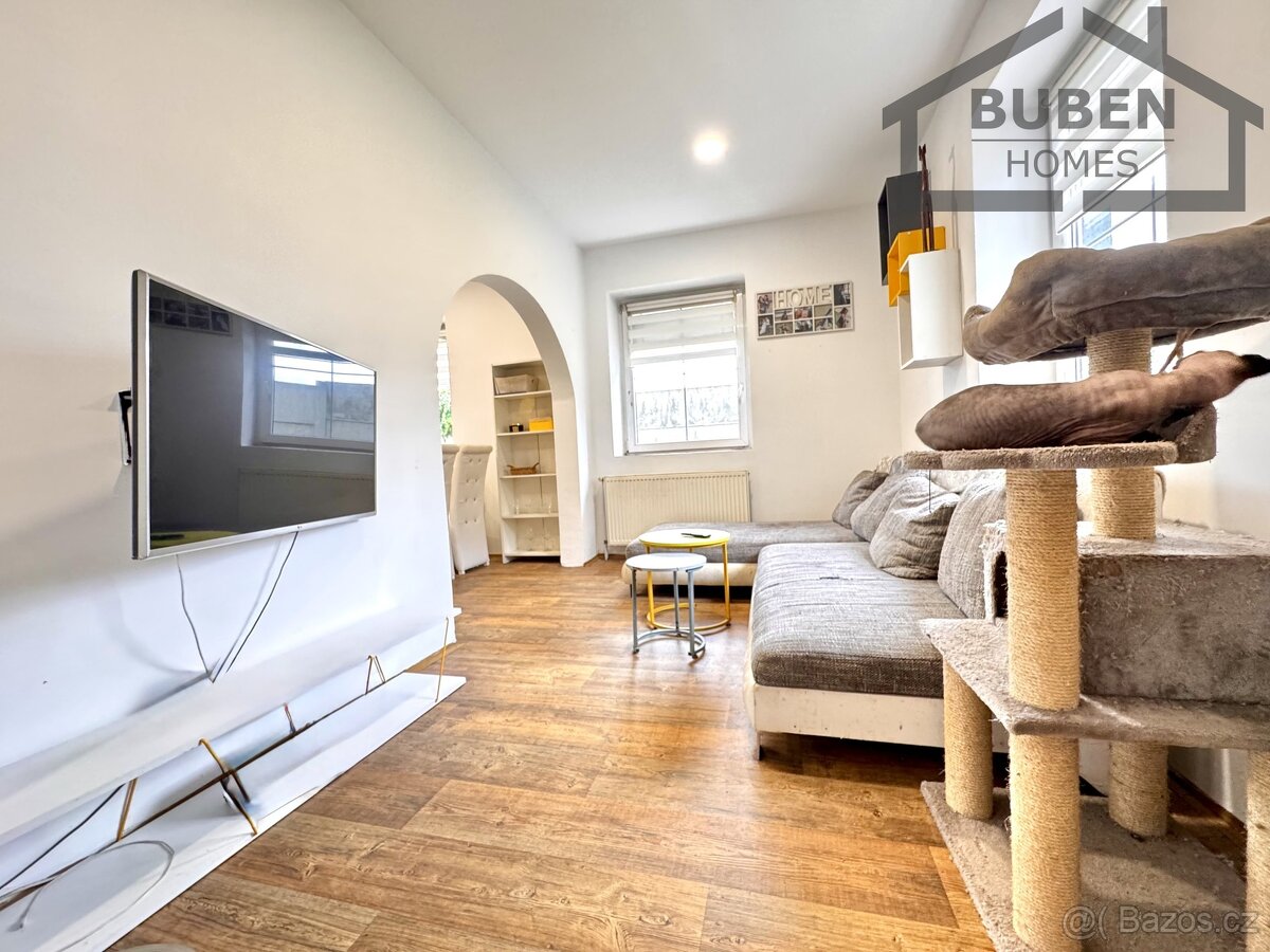 RD 7+kk (užitná plocha 250 m²), letní kuchyň, kolna, pergola - 4