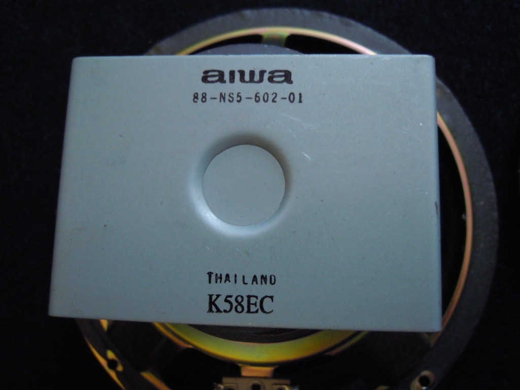 Prodám Basové reproduktory cena za oba 1000kč - 4