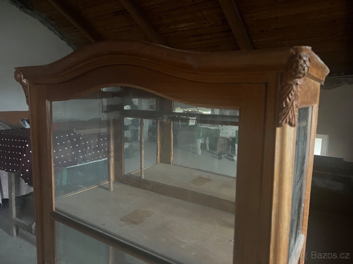 Prosklená starožitná vitrína - 4