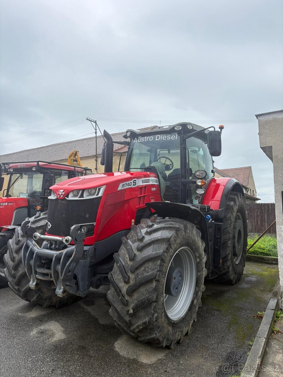 Traktor Massey Ferguson 8740S - 4