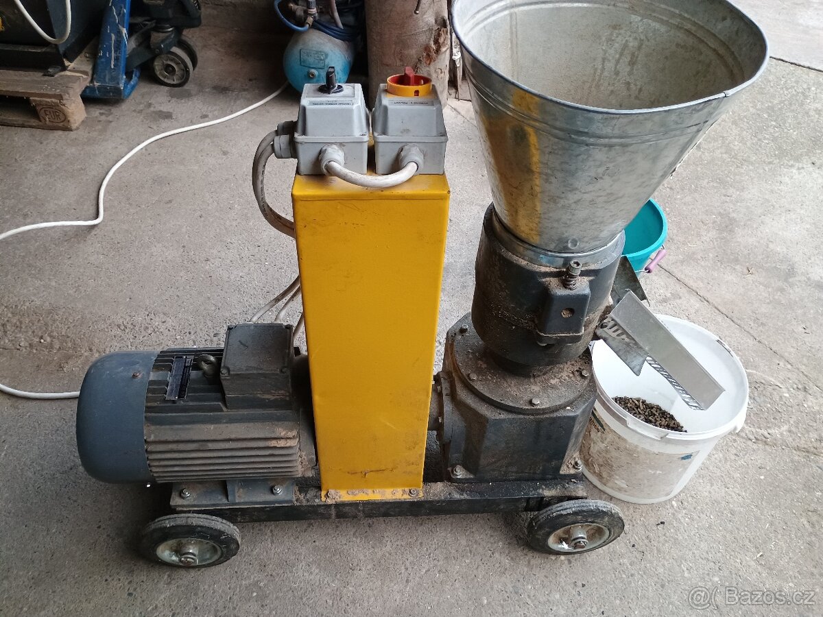 Prodám zánovní peletovací lis 10 kW a k němu drtič 11 kW - 4