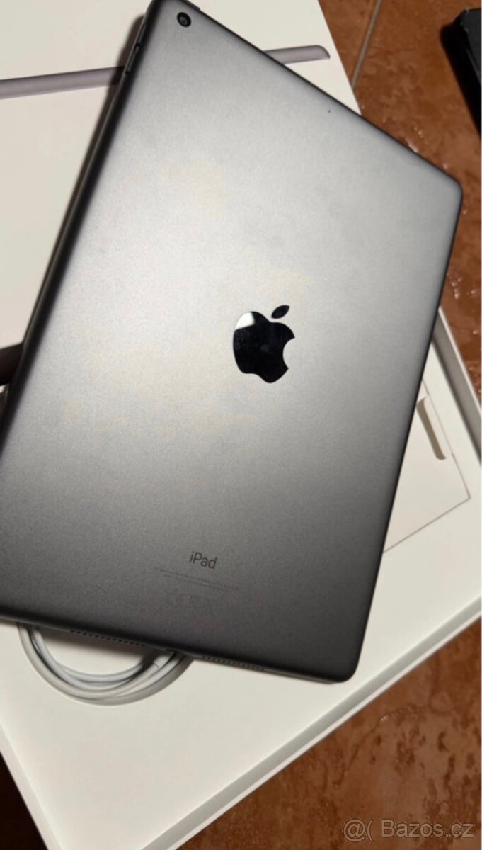 Apple Ipad 7. gen 32. GB + Apple Pencil + Kryty - 4