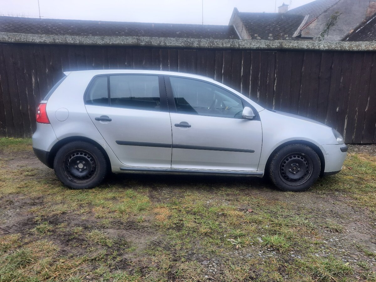 Volkswagen Golf V - 4