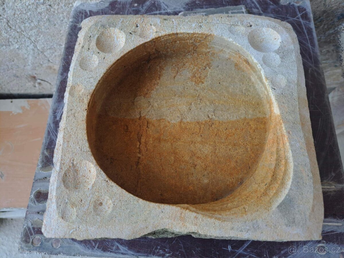 Kamenná pítka do zahrad - 4