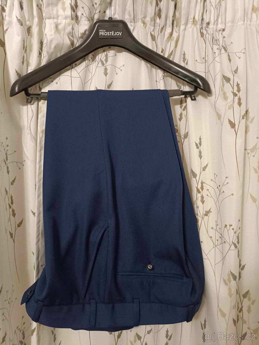Modrý oblek + 2 košile zdarma - 4