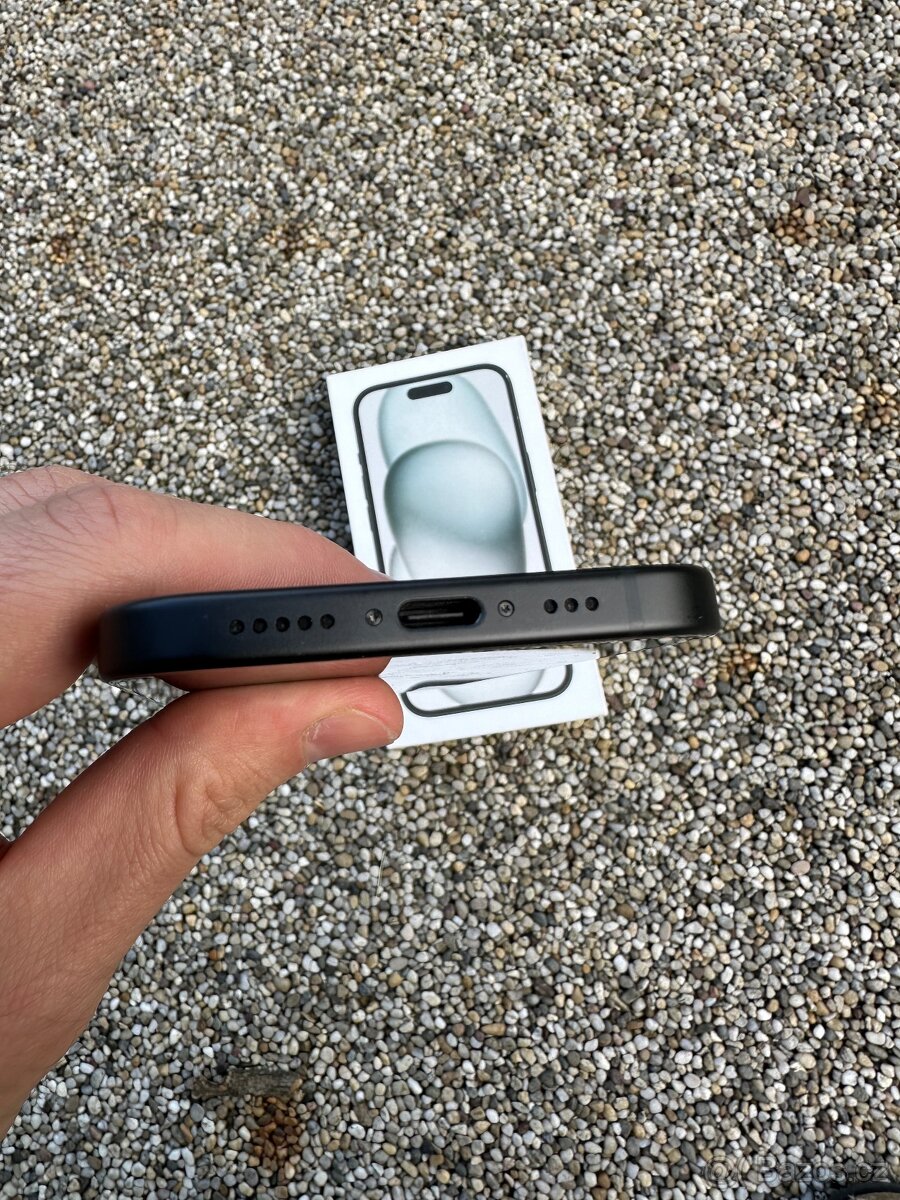 Iphone 15 - baterie 100% - 4