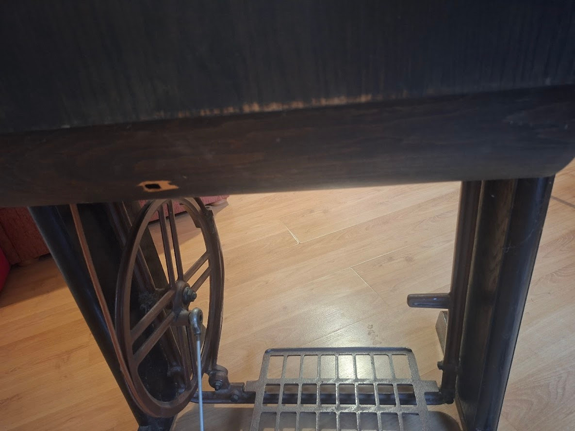 Minerva 126 - šlapací šicí stroj - 4