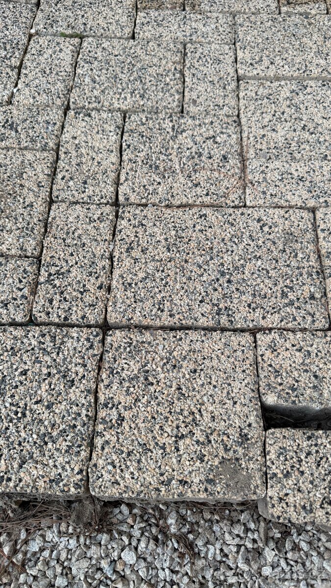 Dlažba- původ. cena 35 tis, cca 35m2 - 4