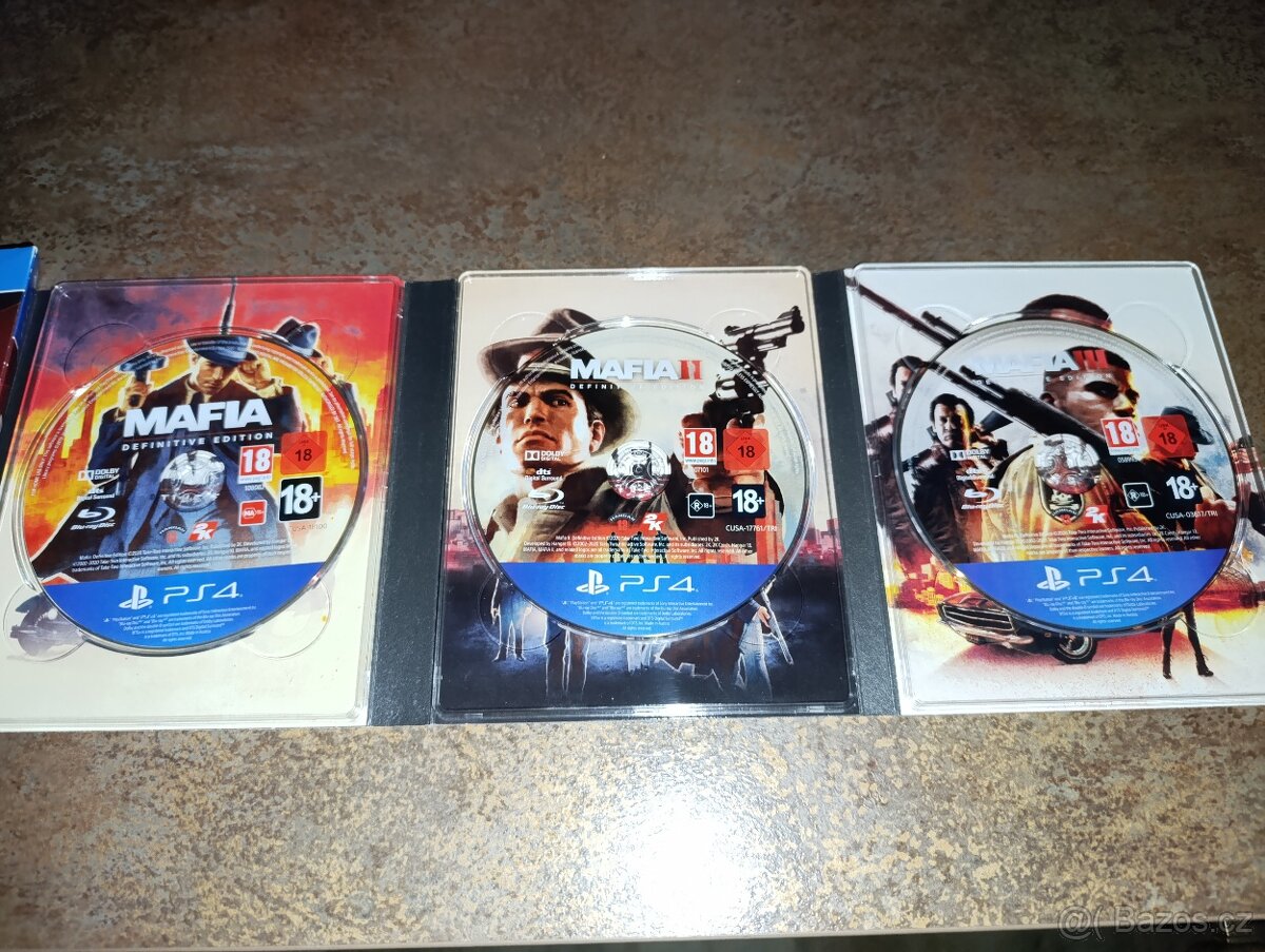 Play Station 4 500Gb, 2x ovladac, stojanek, kabely, 3 hry - 4