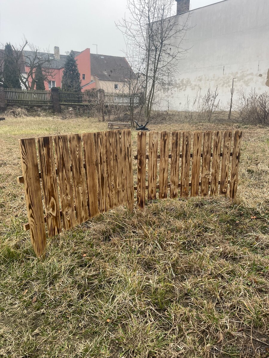 Dřevěný dekorativní plot - 4