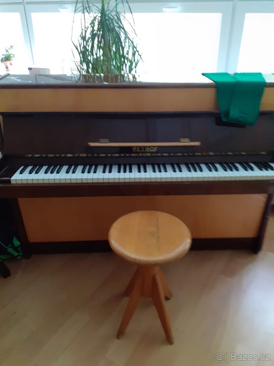 Pianino Petrof klasik - 4