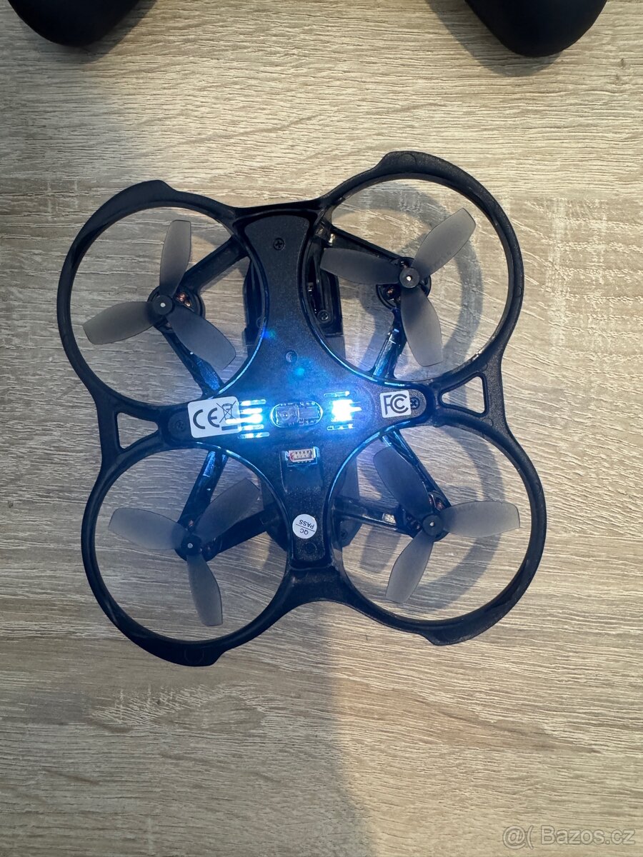 FPV dron BETAFPV s brýlemi a ovladačem – kompletní set - 4
