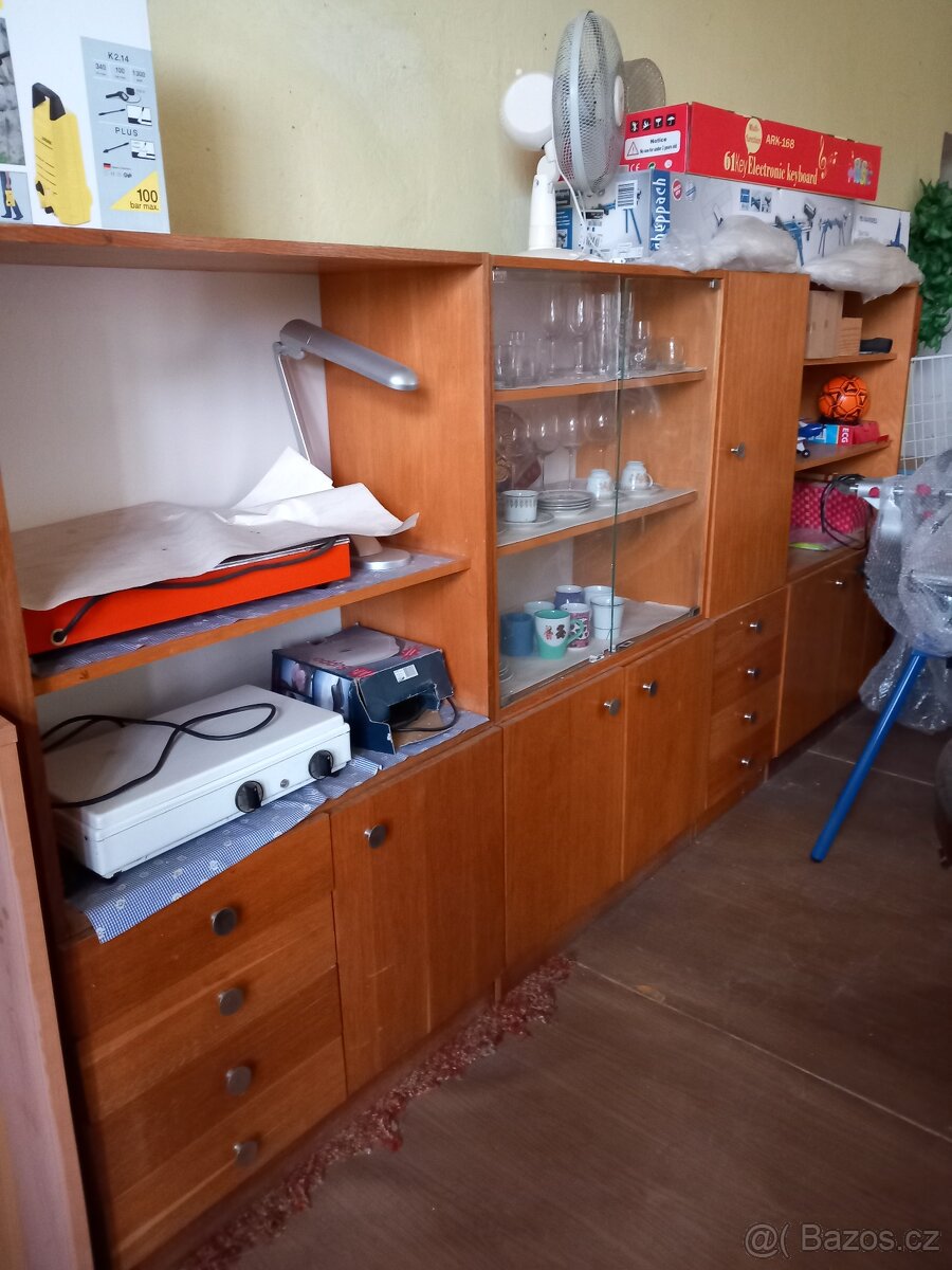 Prodám sektorový nábytek světlý. - 4