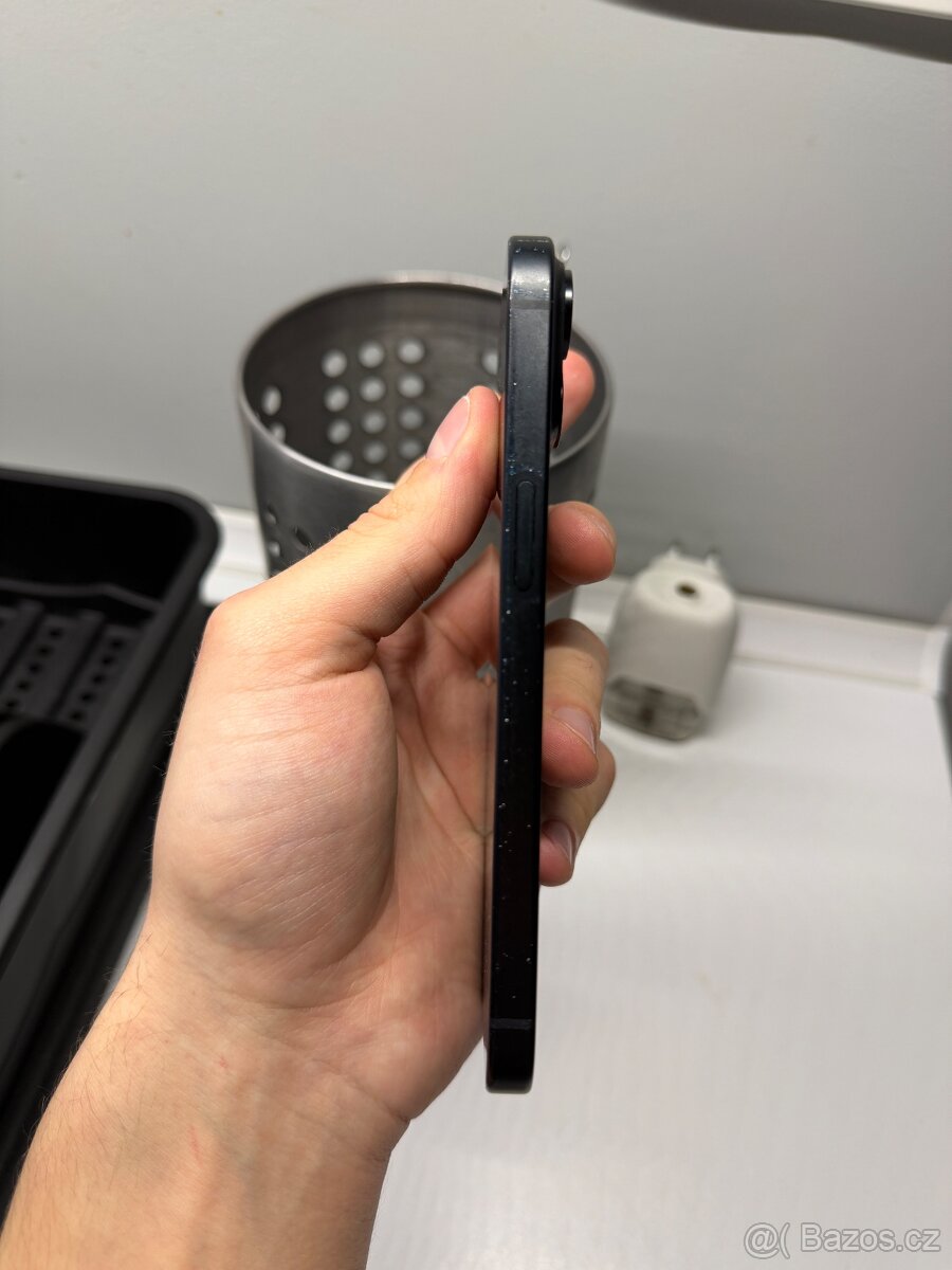 iPhone 15 - černý 128gb 76% - 4