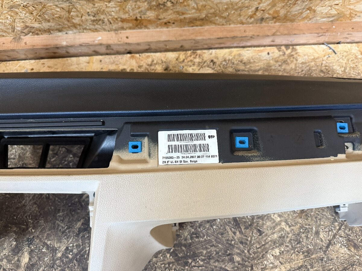 PALUBNÍ DESKA BMW E90/91 - 4