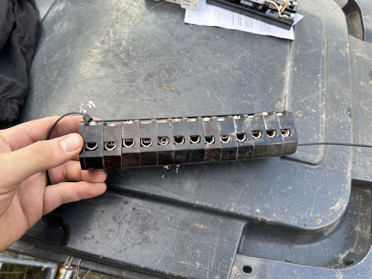 motorové jističe staré,schodišovy spínač - 4