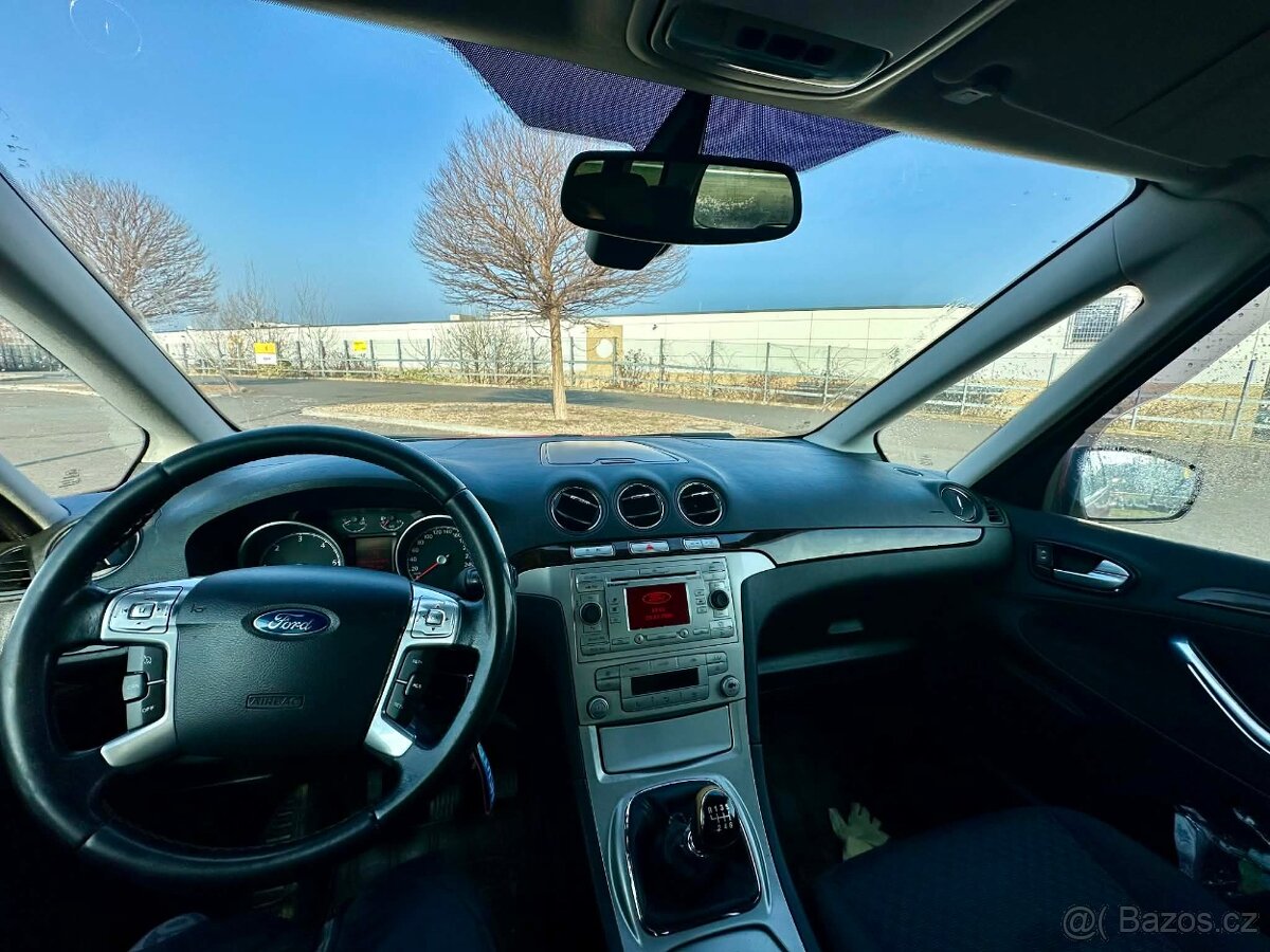 Ford Galaxy 2.0 tdci 96kw Ghia 7míst - 4