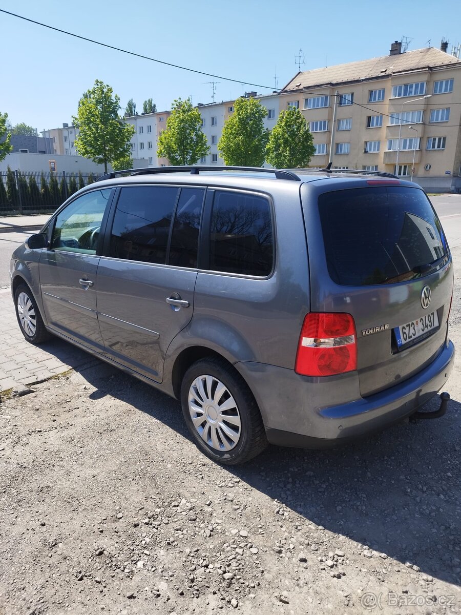VW TOURAN - 4