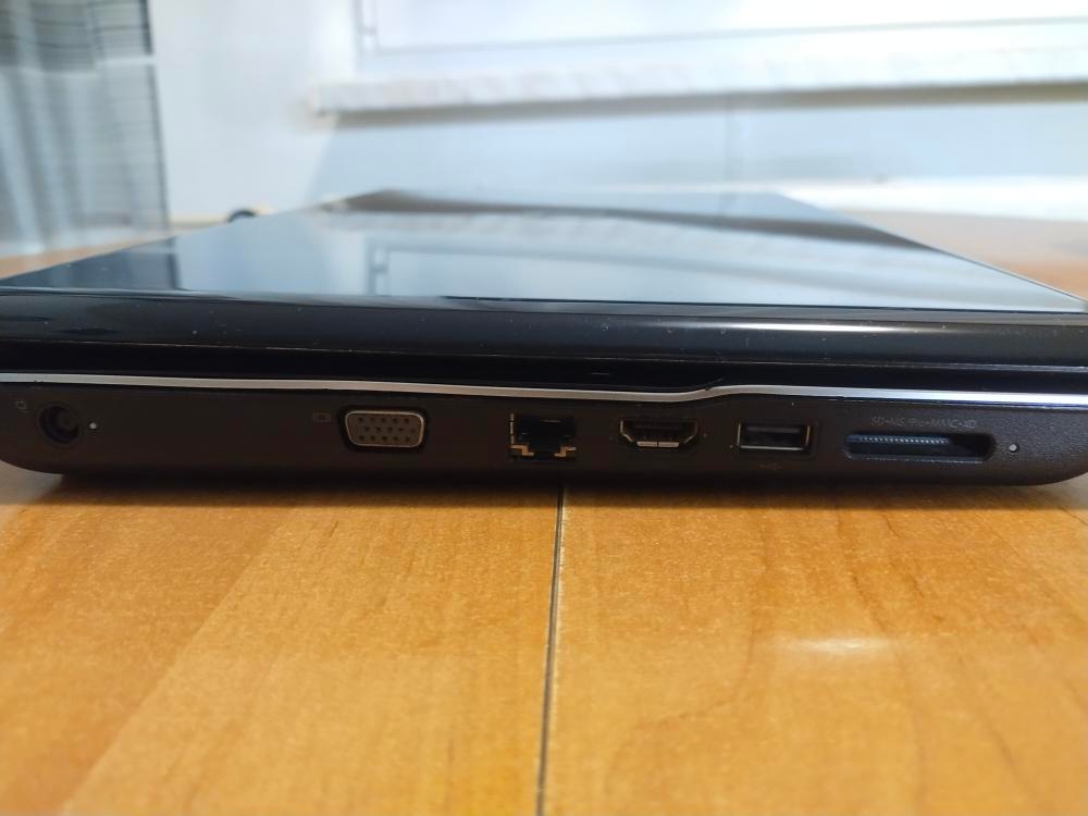 Prodám notebook HP Compaq - 4