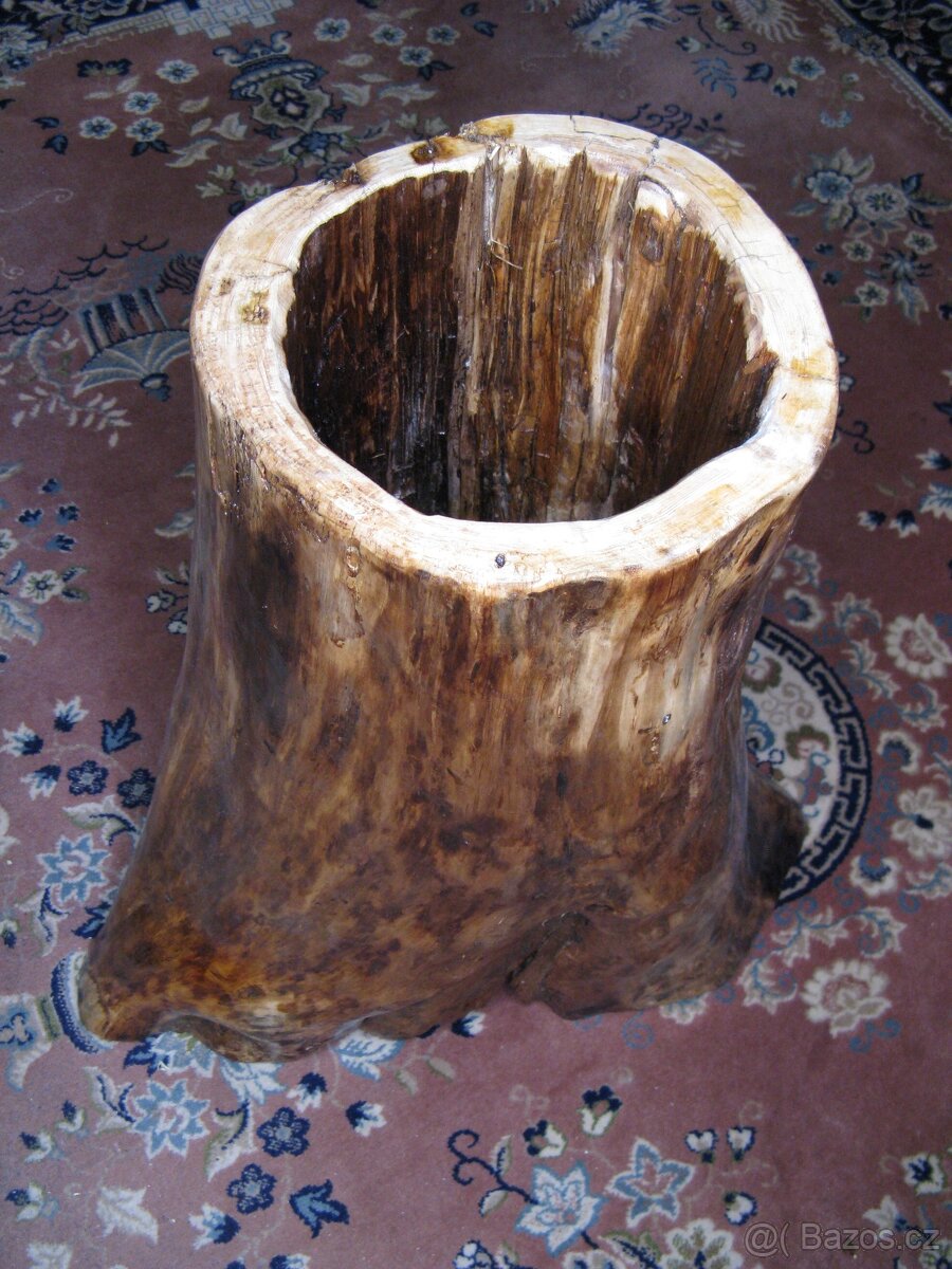 Stolek ze zkamenělého dřeva - 4