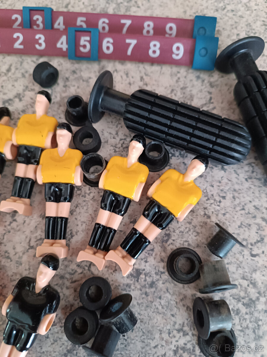 Náhradní fotbalisti, - 4