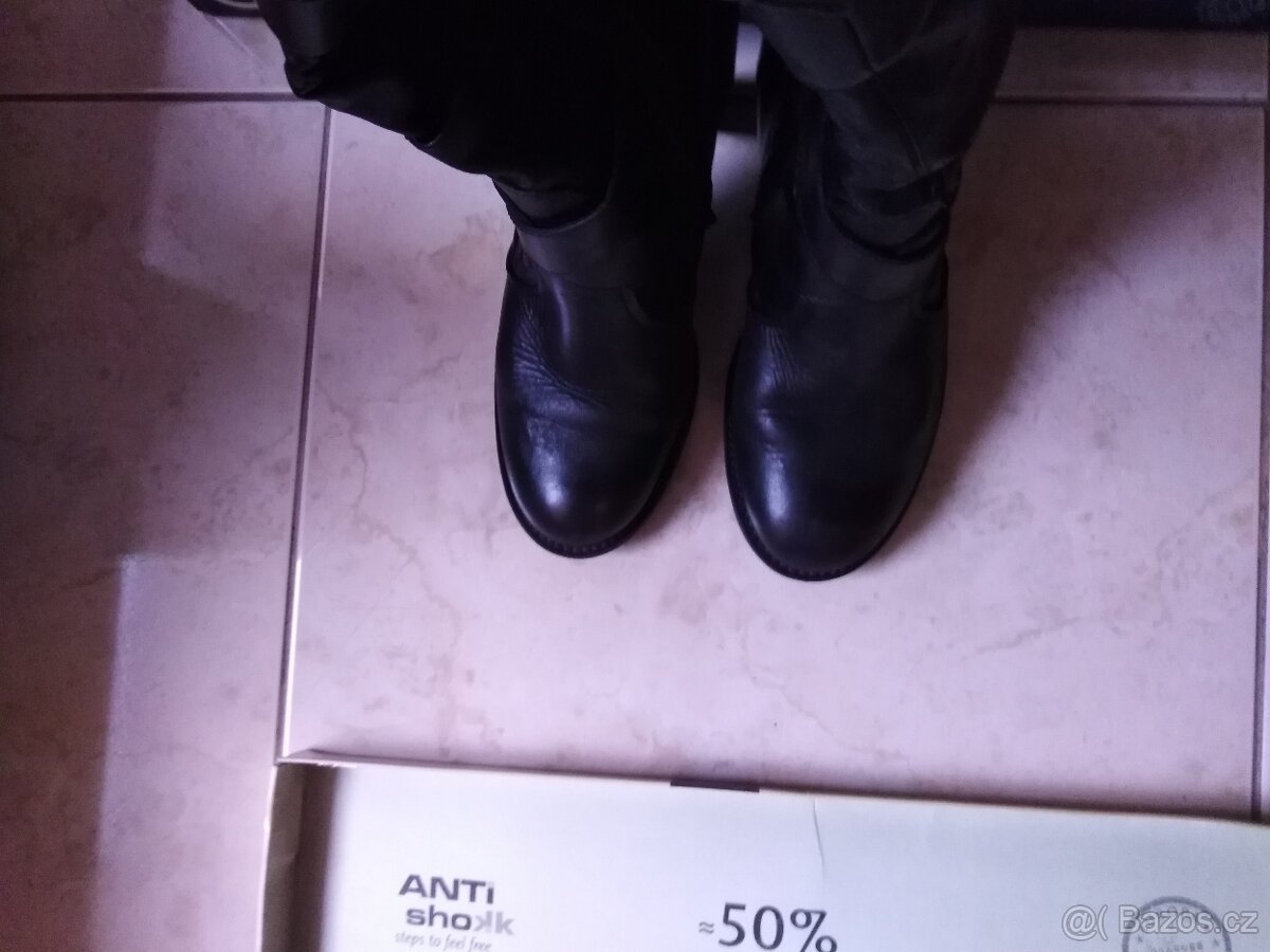 Různé zachovalé boty - 4