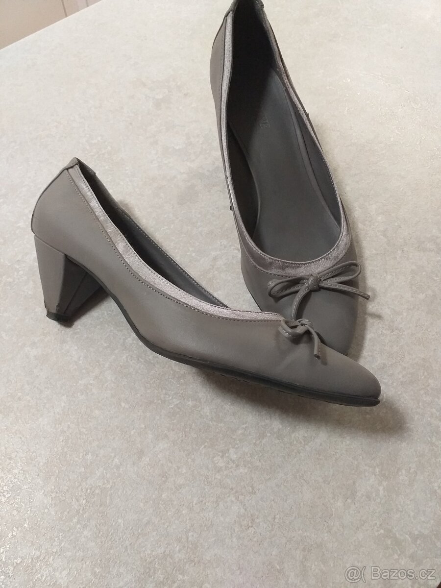 Zcela nové pantofle vel.39 + další boty - 4