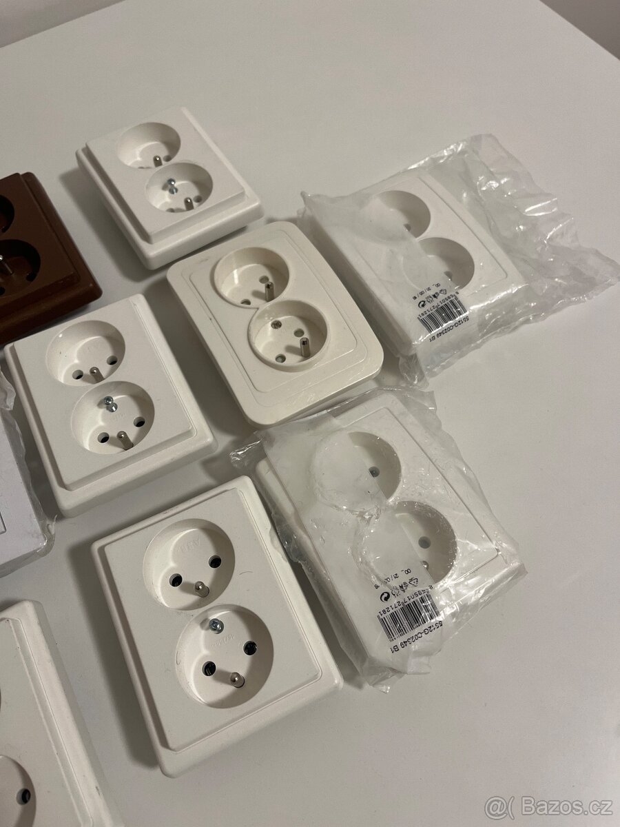 Různé typy zásuvek - 4