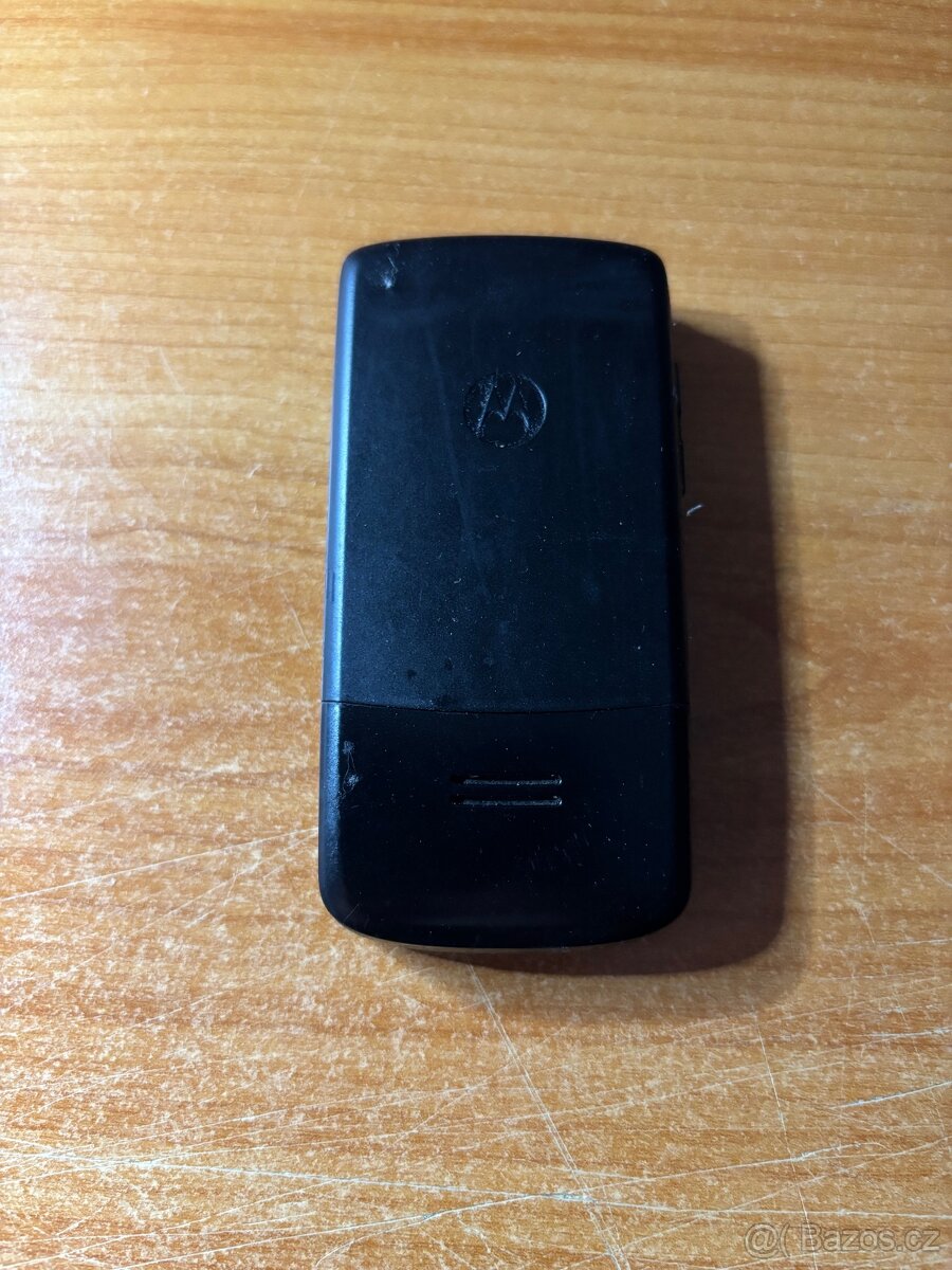 Motorola W220 - 4