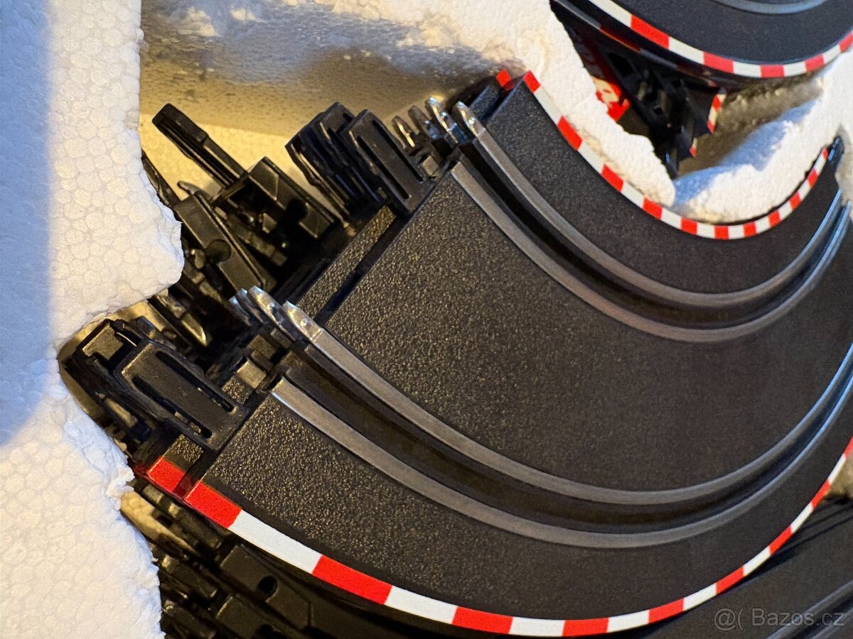 Prodám autodráhu Carrera GO - 4