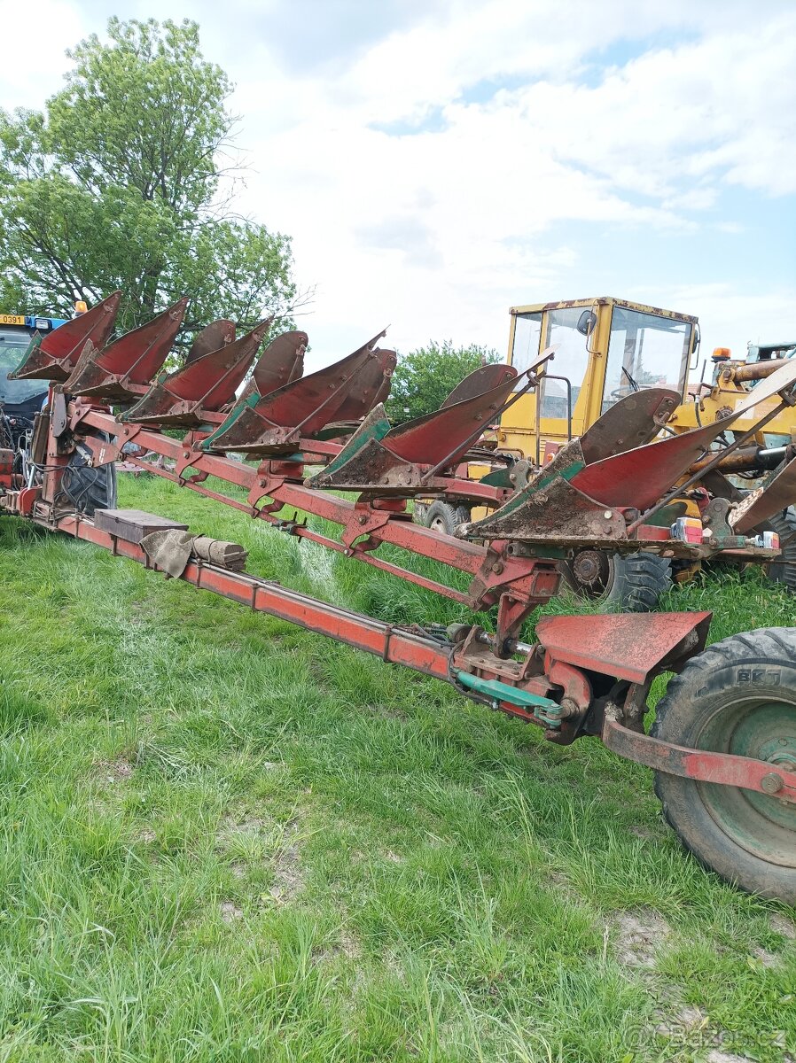 Pluh Kverneland PB-100 6radl. - 4