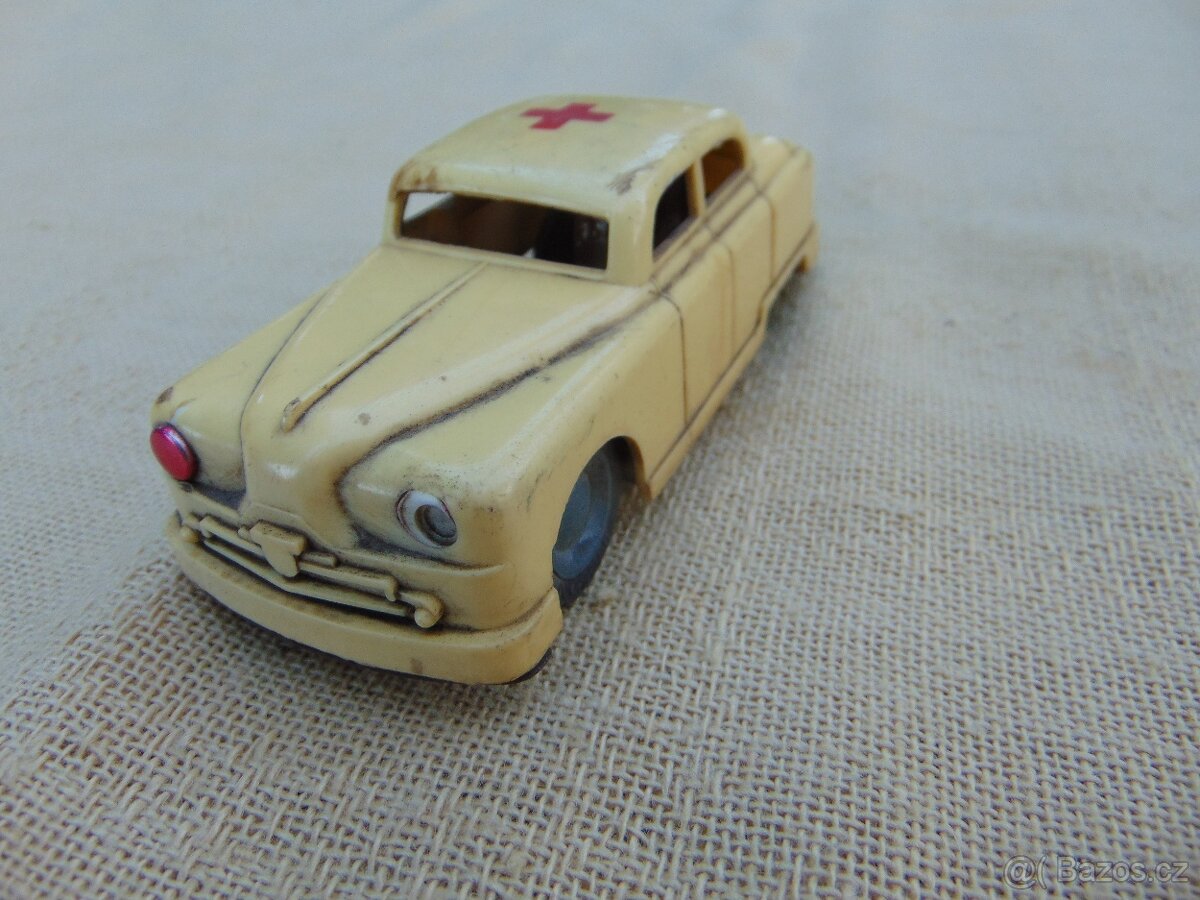 Autíčko bakelit - 4