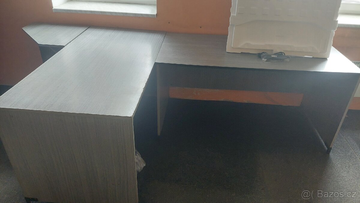 Kancelářský nábytek - 4