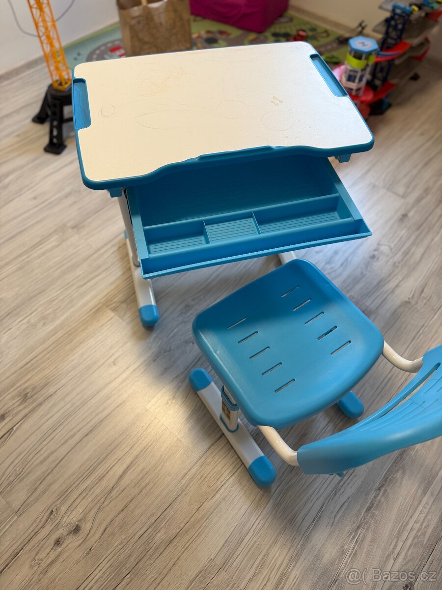 Detsky polohovaci stul s zidli - 4