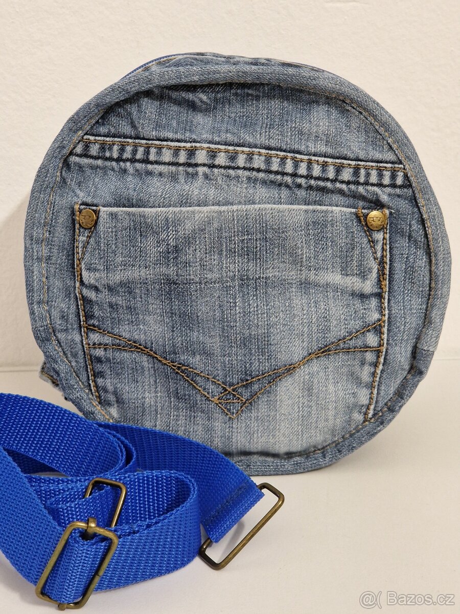 Kabelky, batohy, pouzdra - 4