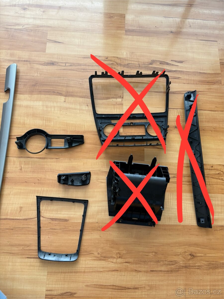 Škoda Octavia 2 FL - Dekoru Tmavě Šedá Mřížka (Carbon) - 4