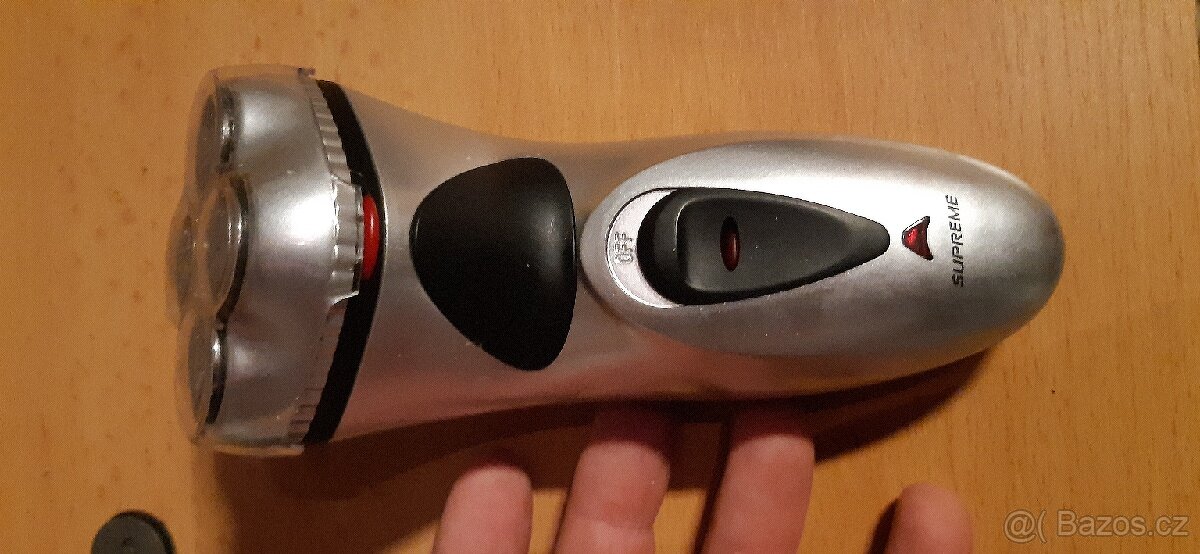 Holicí strojek s příslušenstvím + fotoalba - 4