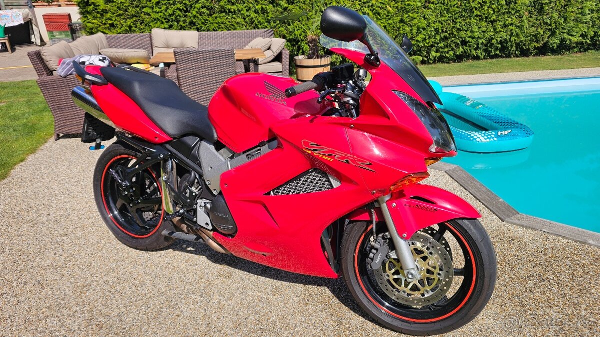 Honda VFR 800 VTEC RC46 - 4