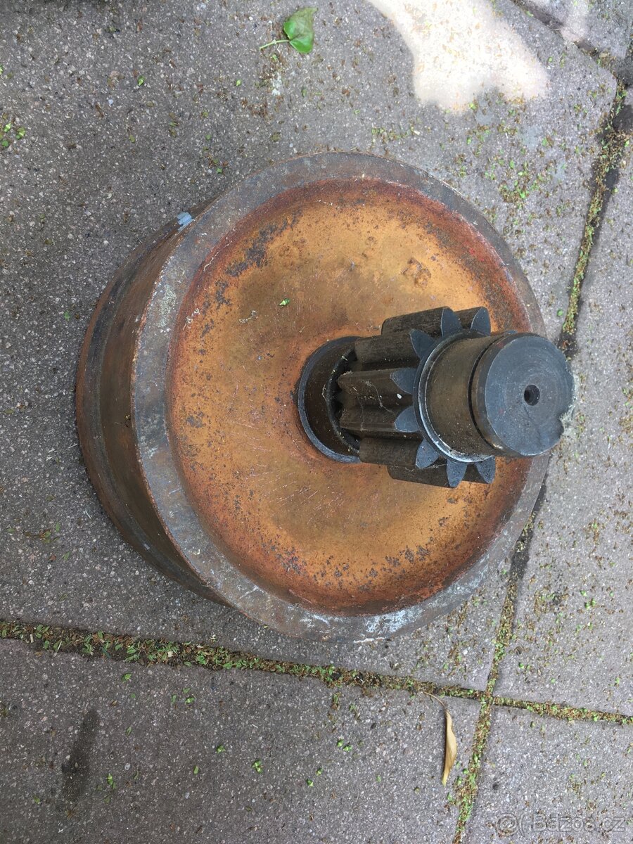 Části motoru Zetor - hlavy, válce - 4