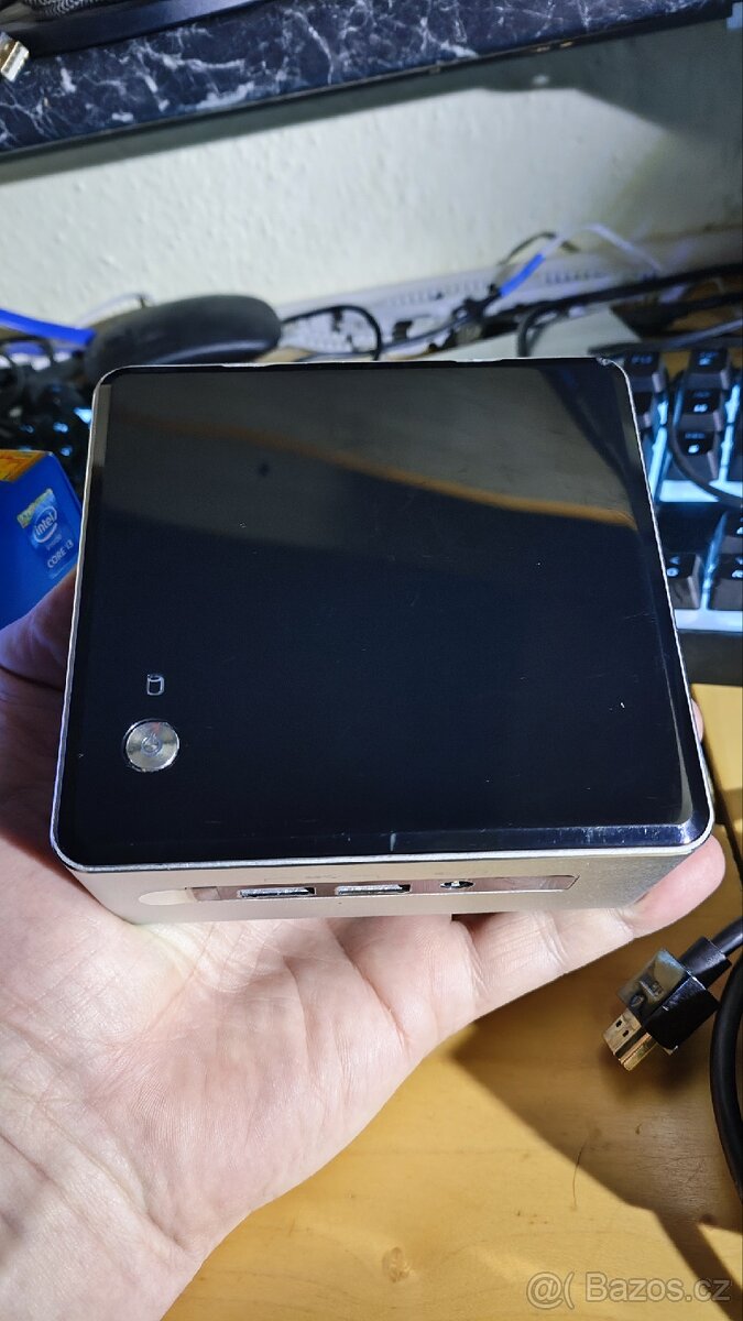 Intel Nuc i3/12Gb - 4