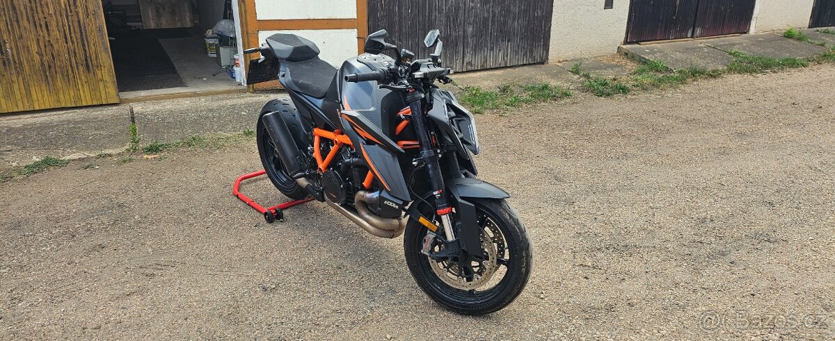 KTM 1390 Super Duke R - 4