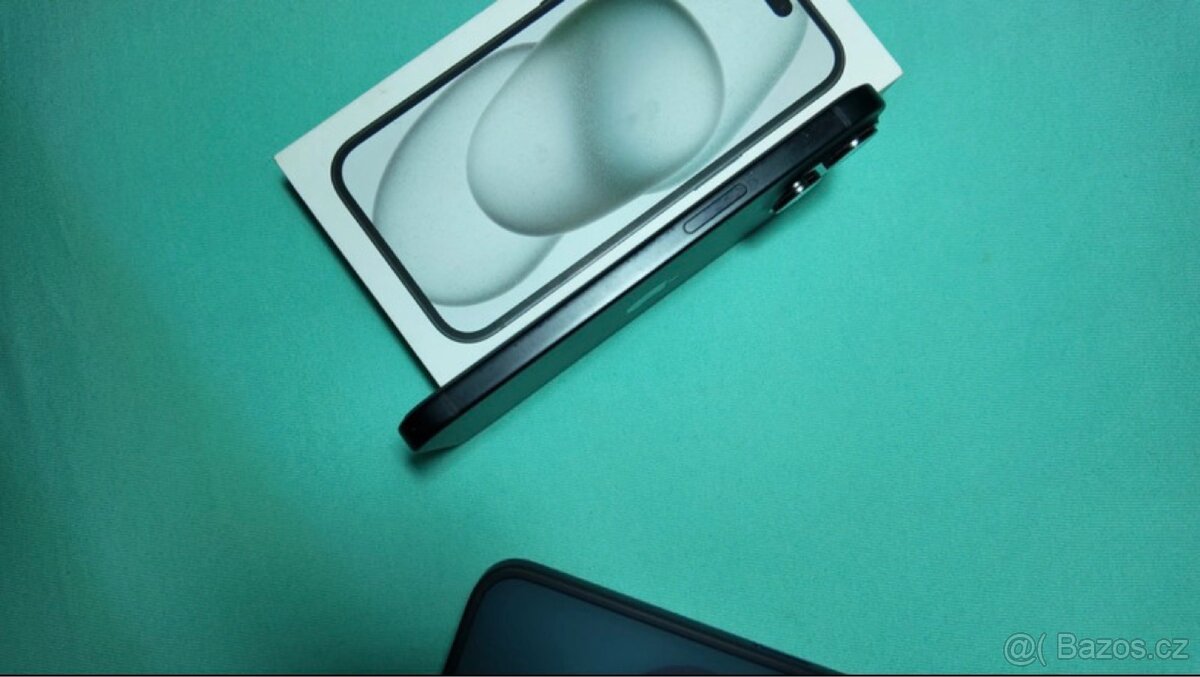 iPhone 15 128 GB, bez škrábanců, 89 % baterie, záruka - 4