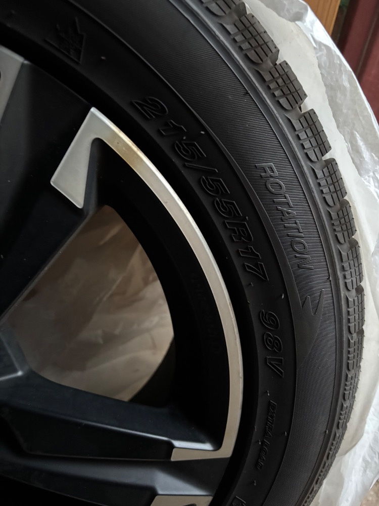 Alu Kola + Zimní Pneu, 215/55/R17 5X112 - 4