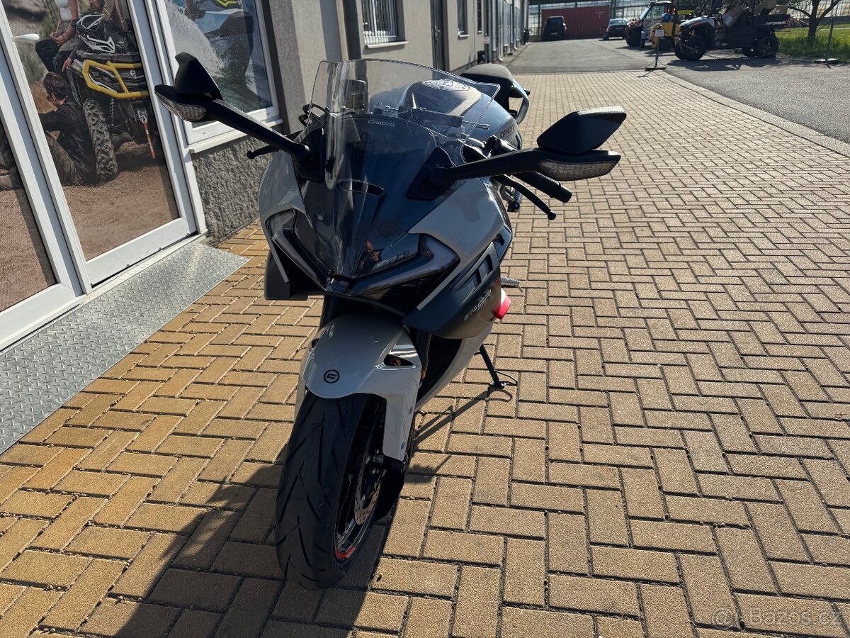CFMOTO 675 SR-R EU5+ - 4